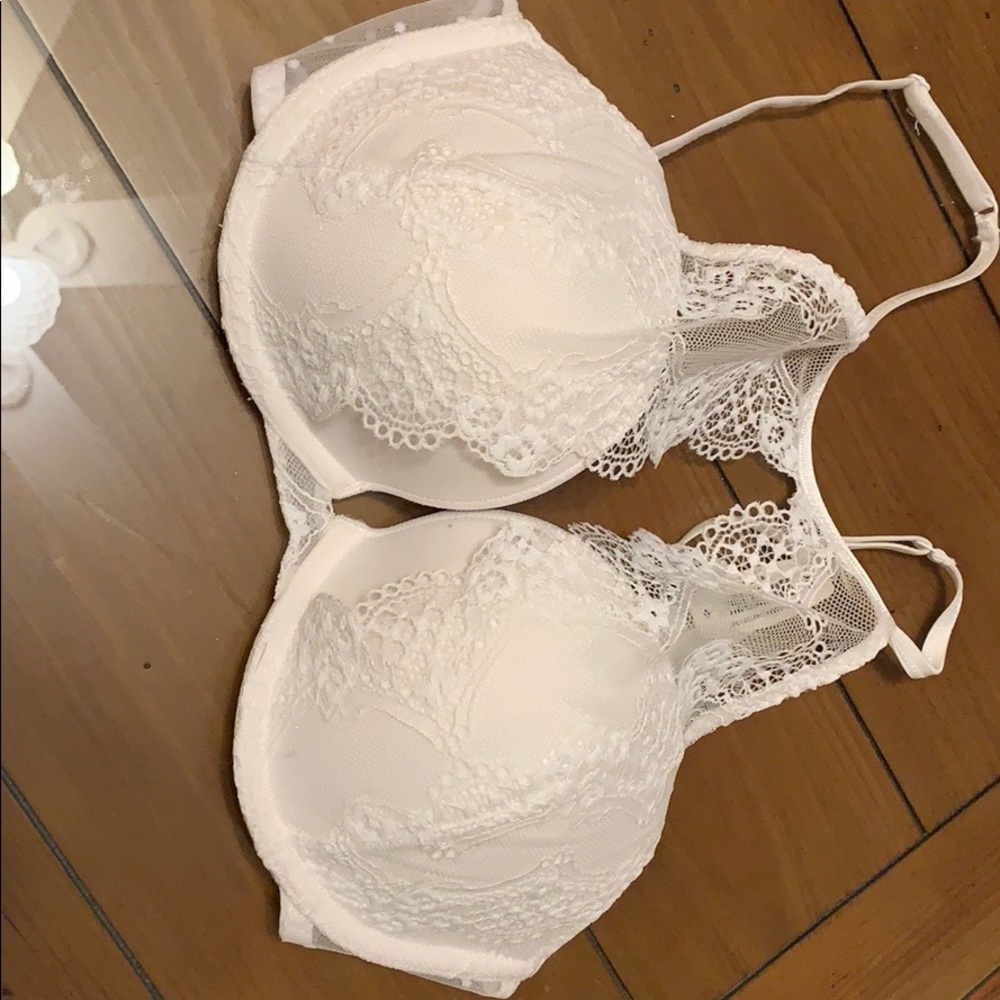 Push-Up Bras - Picture 3 of 4